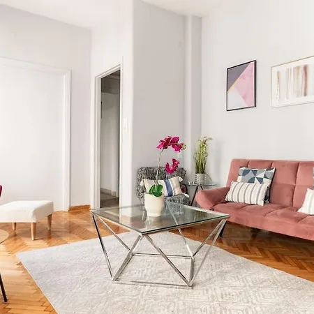 3bdr Ideal Athenian Apartmán *
